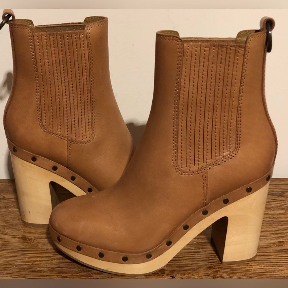 Paige Adina Heeled Leather Studded Booties Sz 6.5